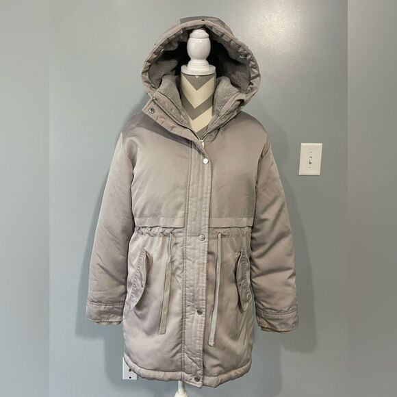 Hollister Women’s Parka - Picture 8 of 16